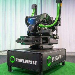 Steelwrist_XTR20_table_high-scaled.jpg