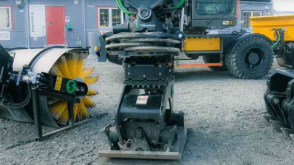 Steelwrist_Changing_work_tool_890x467.png